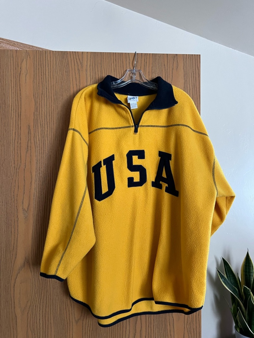 Venezia Sport USA Yellow & Black Quarter-Zip Fleece